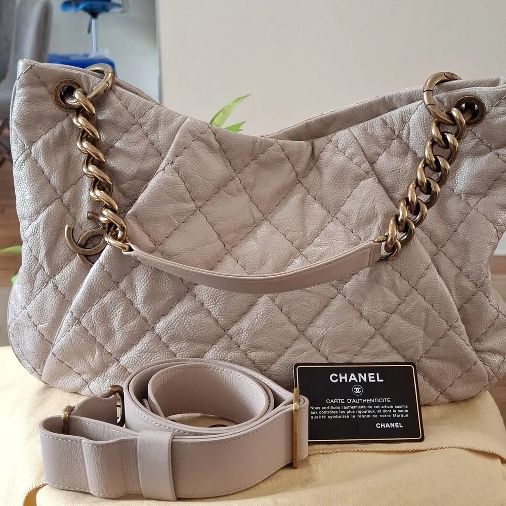 Chanel bag - Picture 1 of 12
